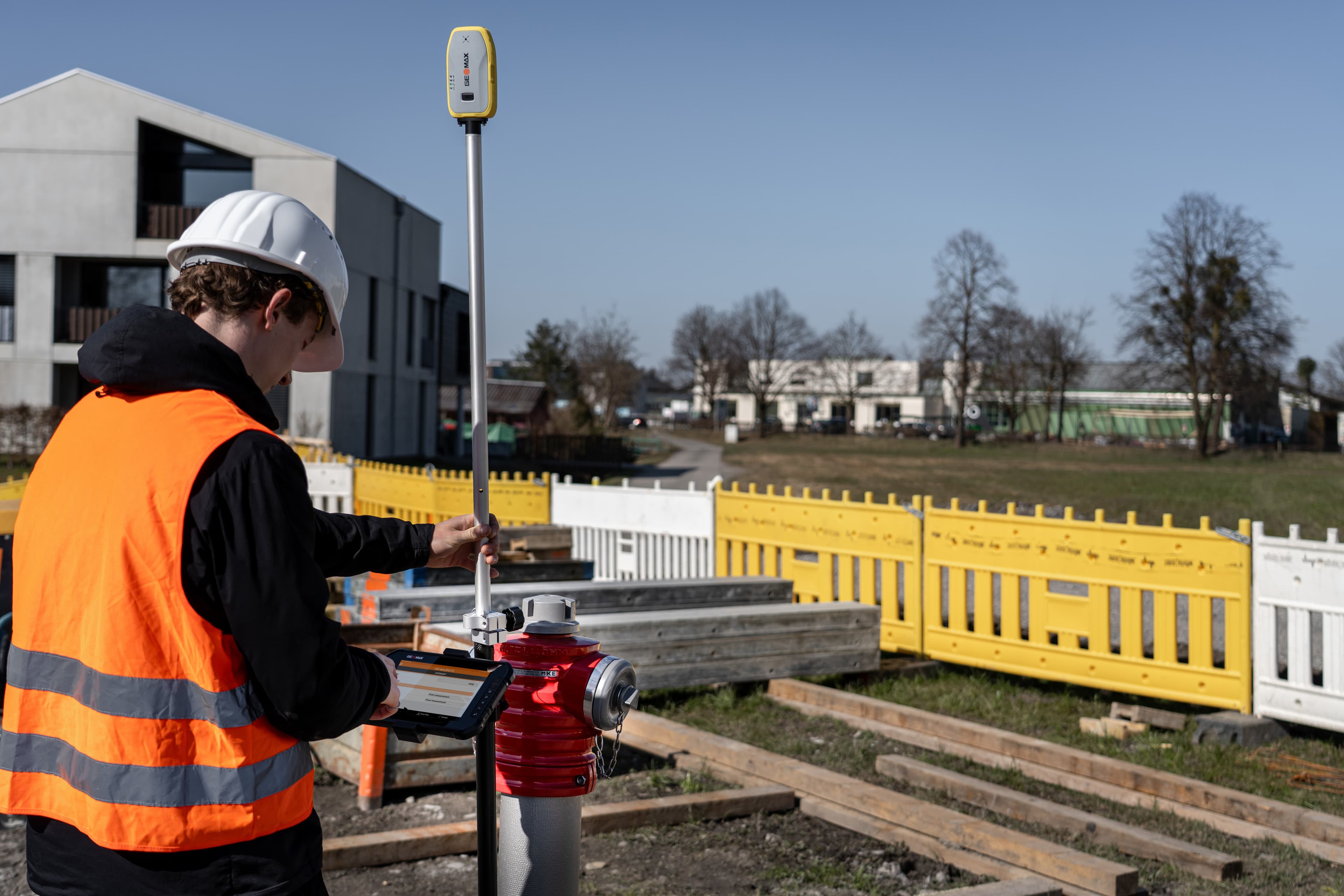 GeoMax equipment slide 1